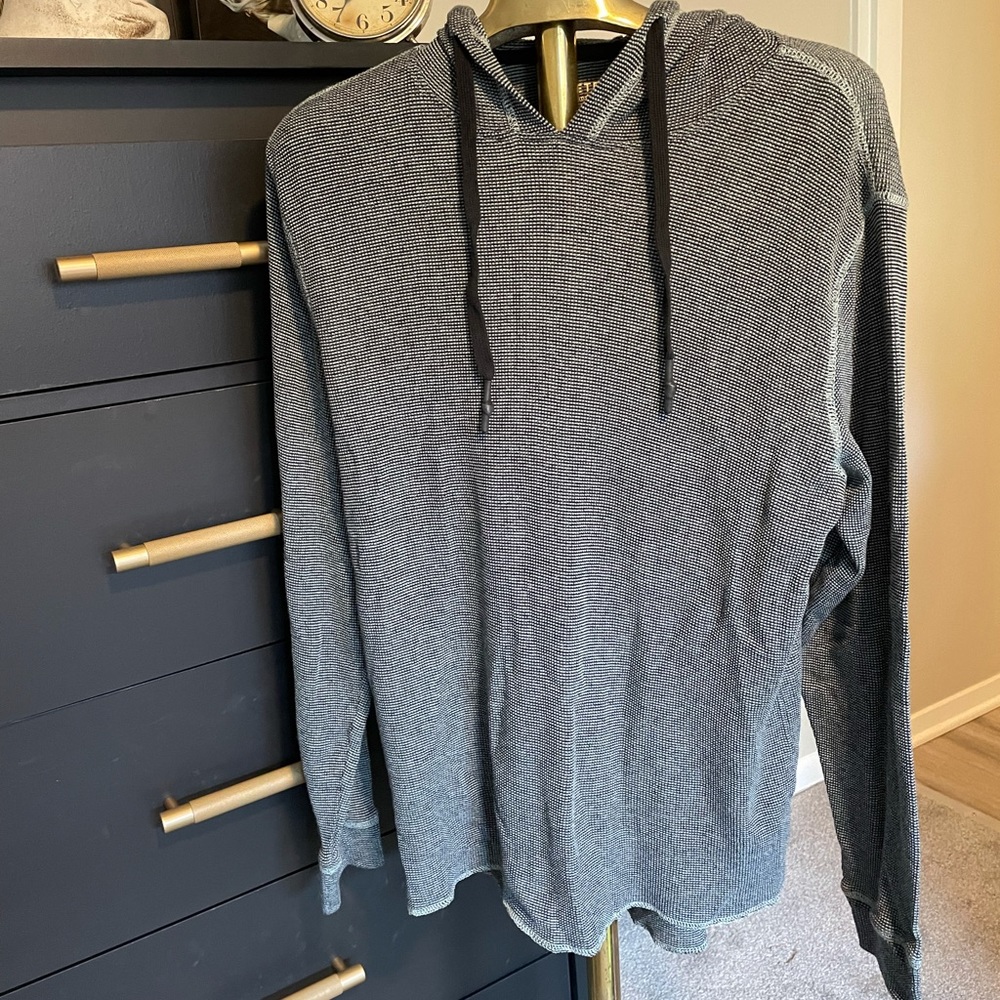 Light weight long sleeve hooded shirt